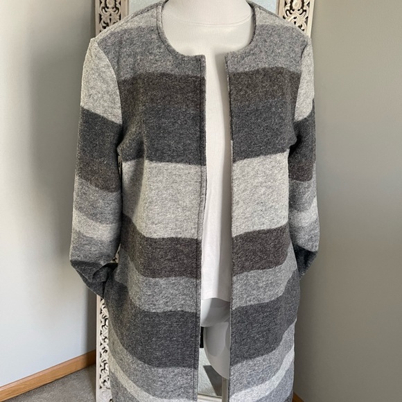 MAX STUDIO Gray Wool Cardigan Size M - Picture 2 of 9